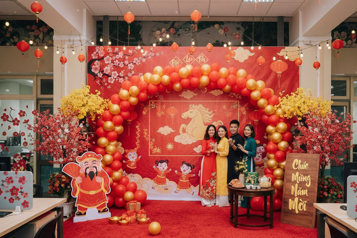 Backdrop trang trí Tết chụp ảnh cho văn phòng