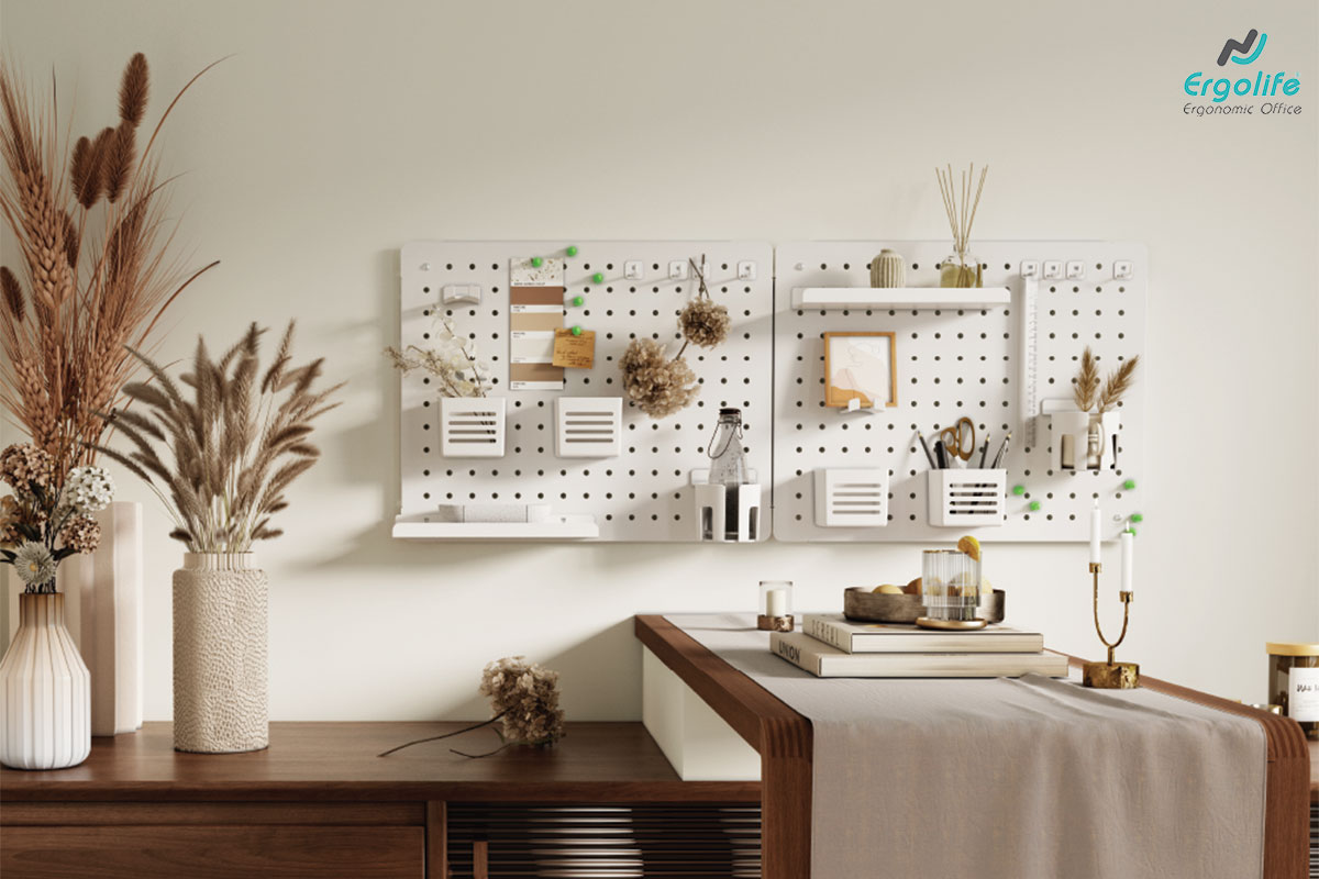 Pegboard giúp sắp xếp không gian ngăn nắp hơn