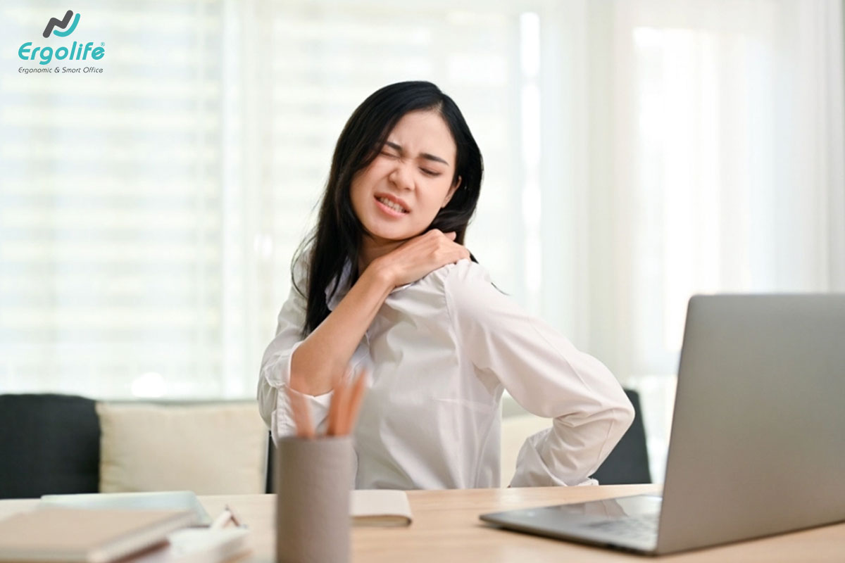Đa số dân văn phòng đều ngồi sai tư thế Đa số dân văn phòng đều ngồi sai tư thế