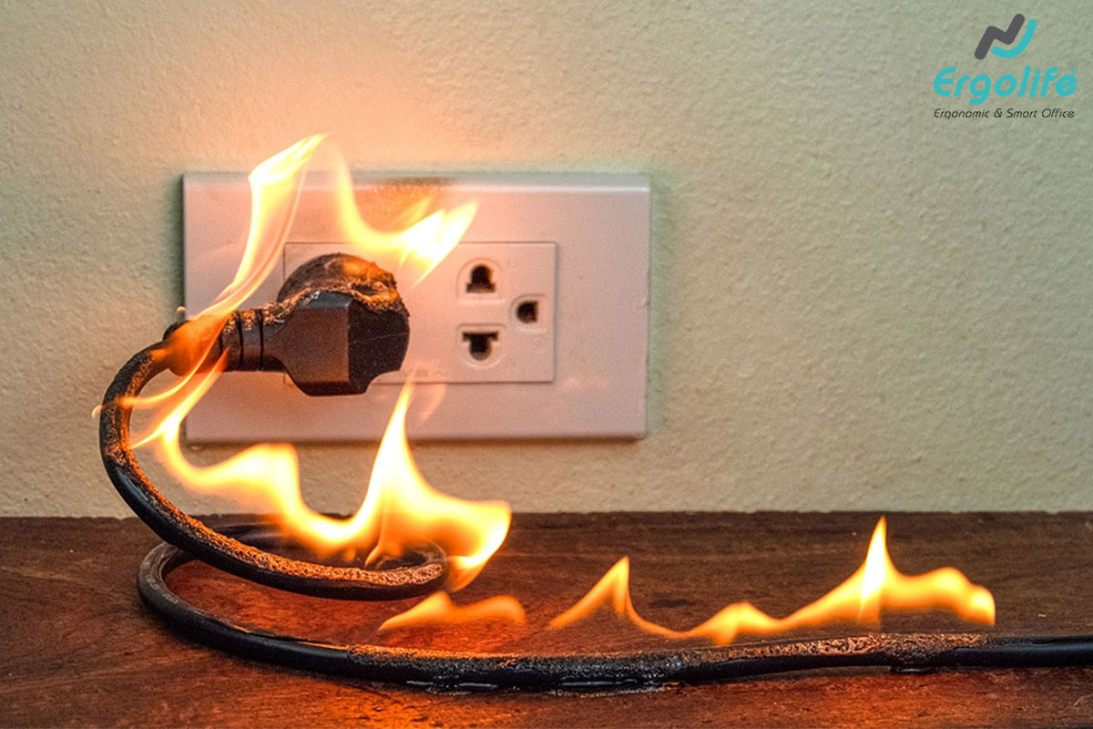 Ổ điện bị vào nước có thể gây cháy nổ Ổ điện bị vào nước có thể gây cháy nổ
